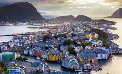 De haven van Alesund