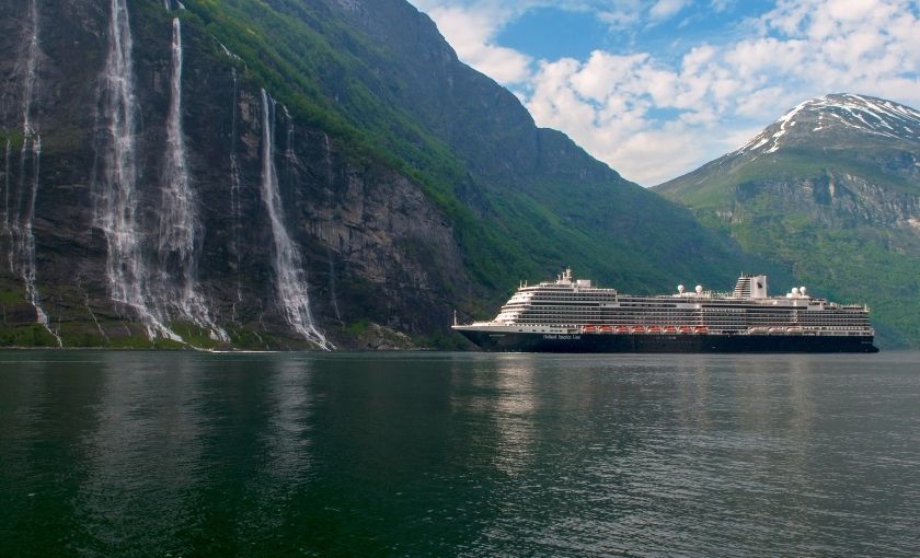 Schip Rotterdam in de vaart Noorwegen