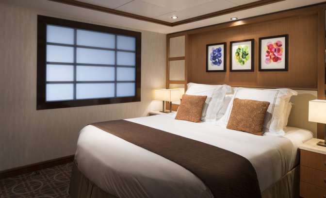 Buitenhut met raam op Celebrity Reflection