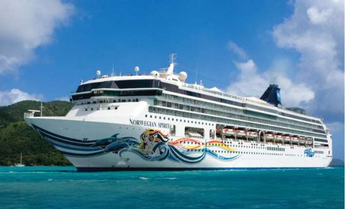 Het volledige schip de Norwegian Spirit van NCL