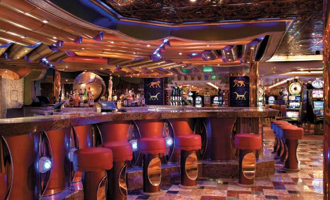 Bar en restaurant aan boord van Carnival Freedom 