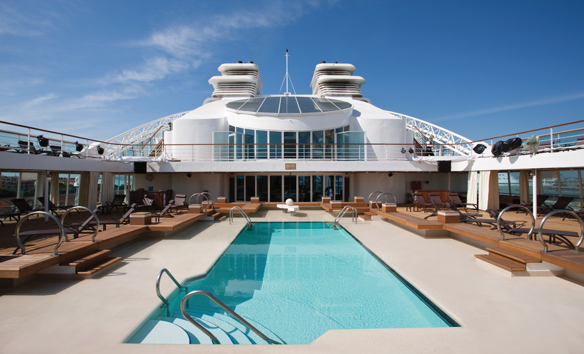 zwembad op dek van Seabour Odyssey