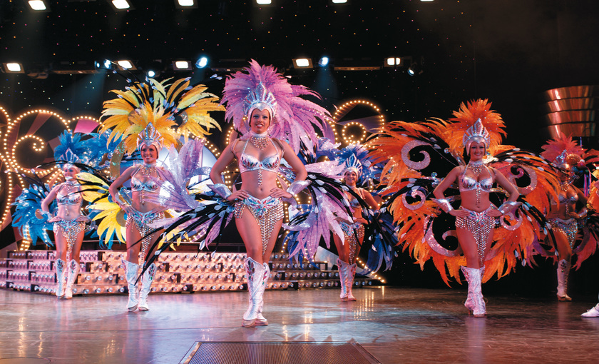 Theater show op de Carnival Breeze