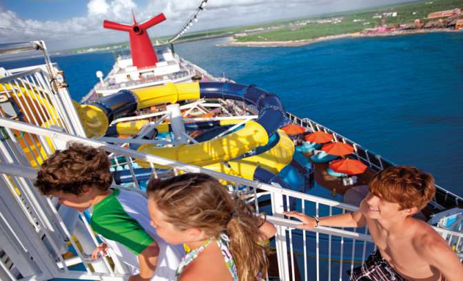 Waterpark op het dek van rederij Carnival 