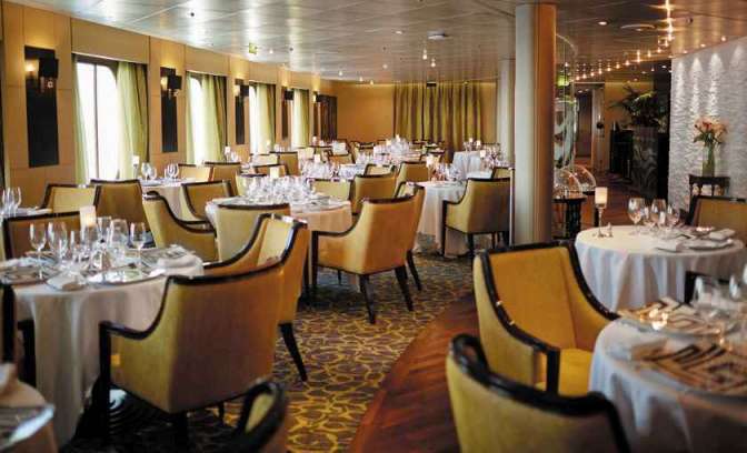 Restaurant van het Seven Seas Mariner schip